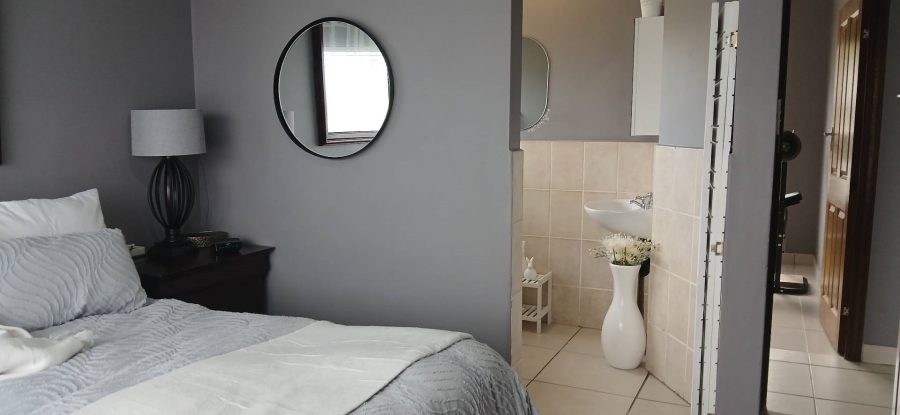 3 Bedroom Property for Sale in Seemeeu Park Western Cape